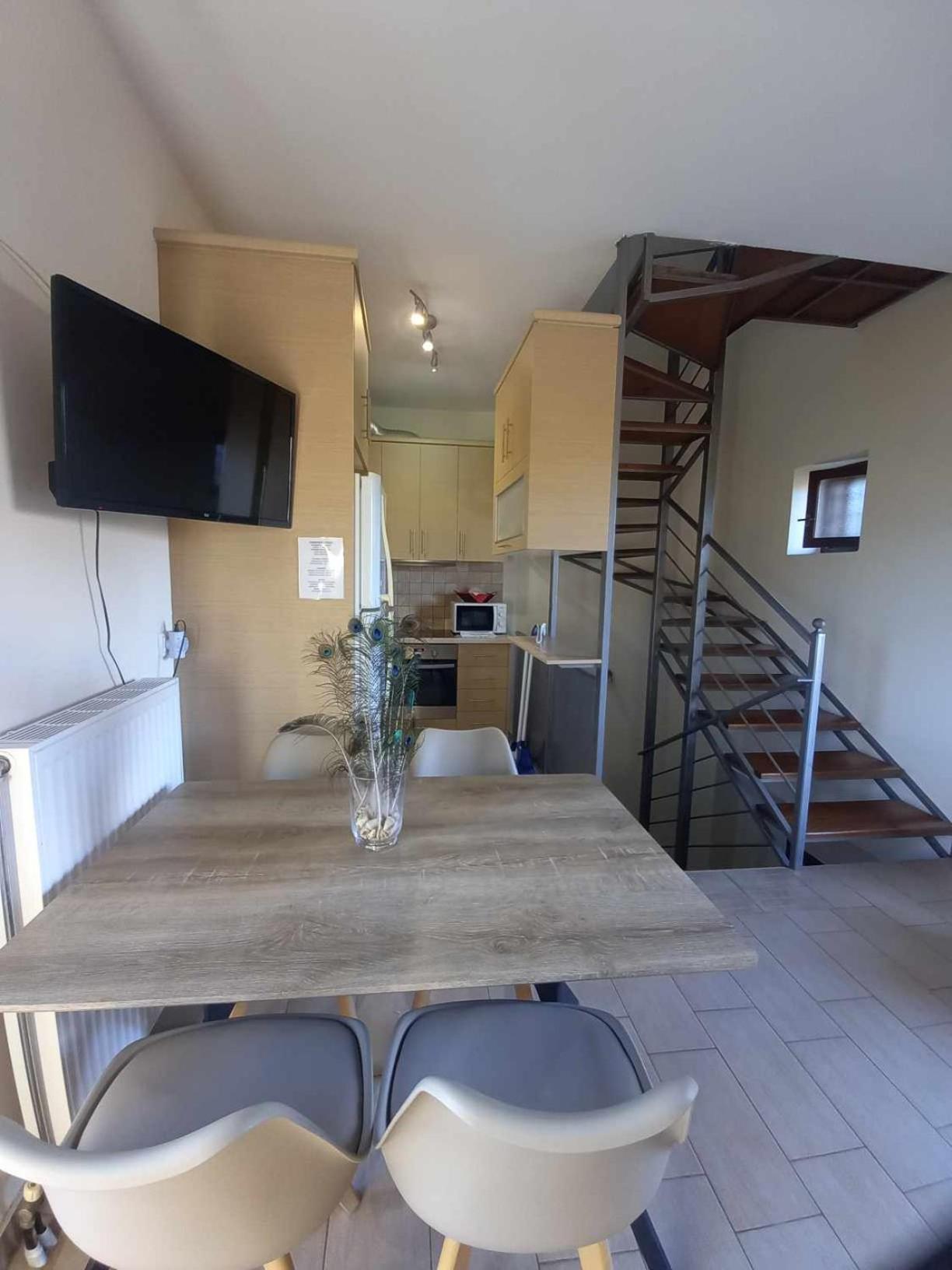 Appartamento Karantonis House Leonídion Esterno foto