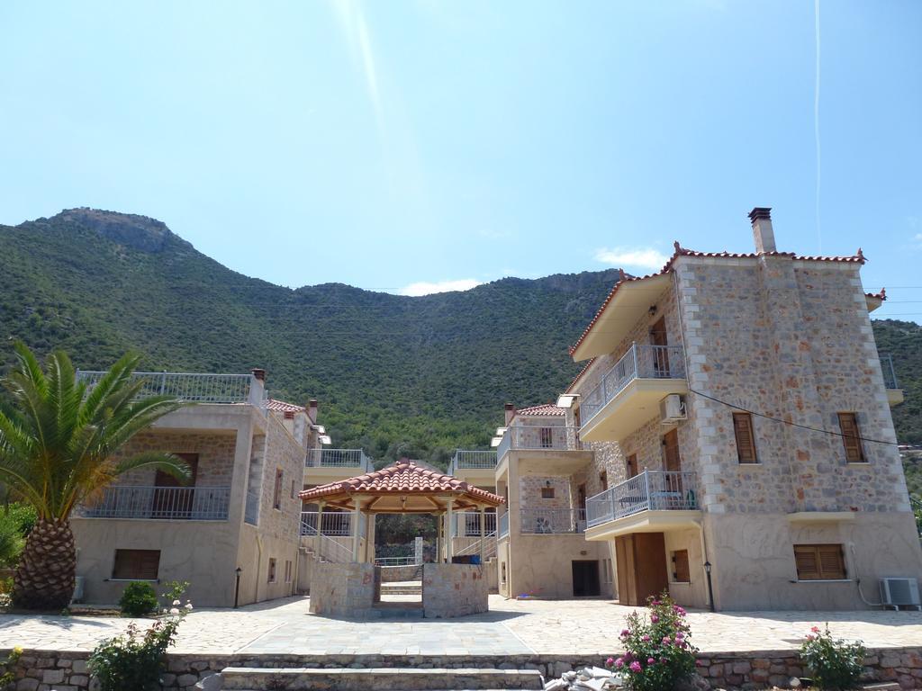Appartamento Karantonis House Leonídion Esterno foto