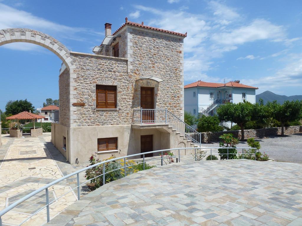 Appartamento Karantonis House Leonídion Esterno foto