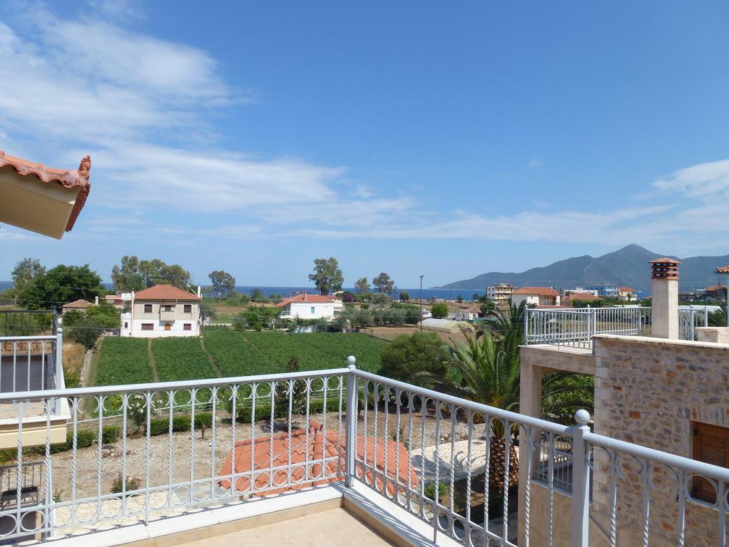 Appartamento Karantonis House Leonídion Esterno foto